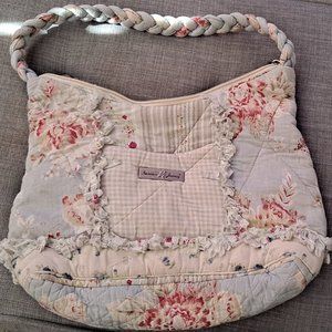 Isabella's Journey pocketbook